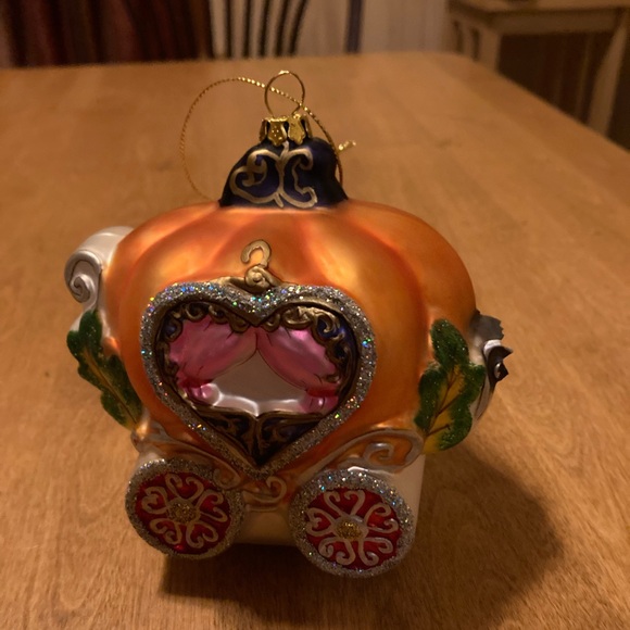 Christmas Loft Cinderella and her pumpkin carriage ornaments - Picture 2 of 15
